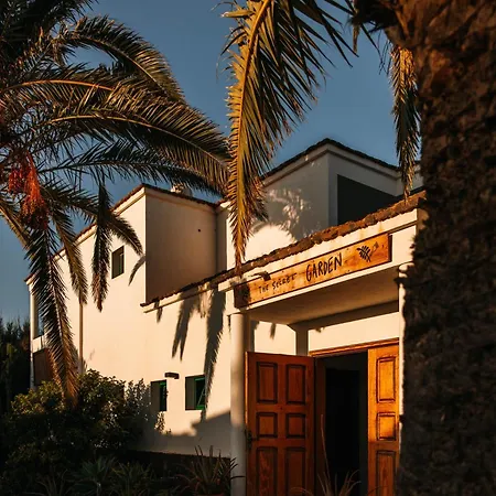 Alojamento de Acomodação e Pequeno-almoço Surfescape Fuerteventura 4*