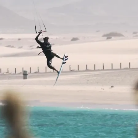 Surfescape Fuerteventura לינה וארוחת בוקר לאחארס